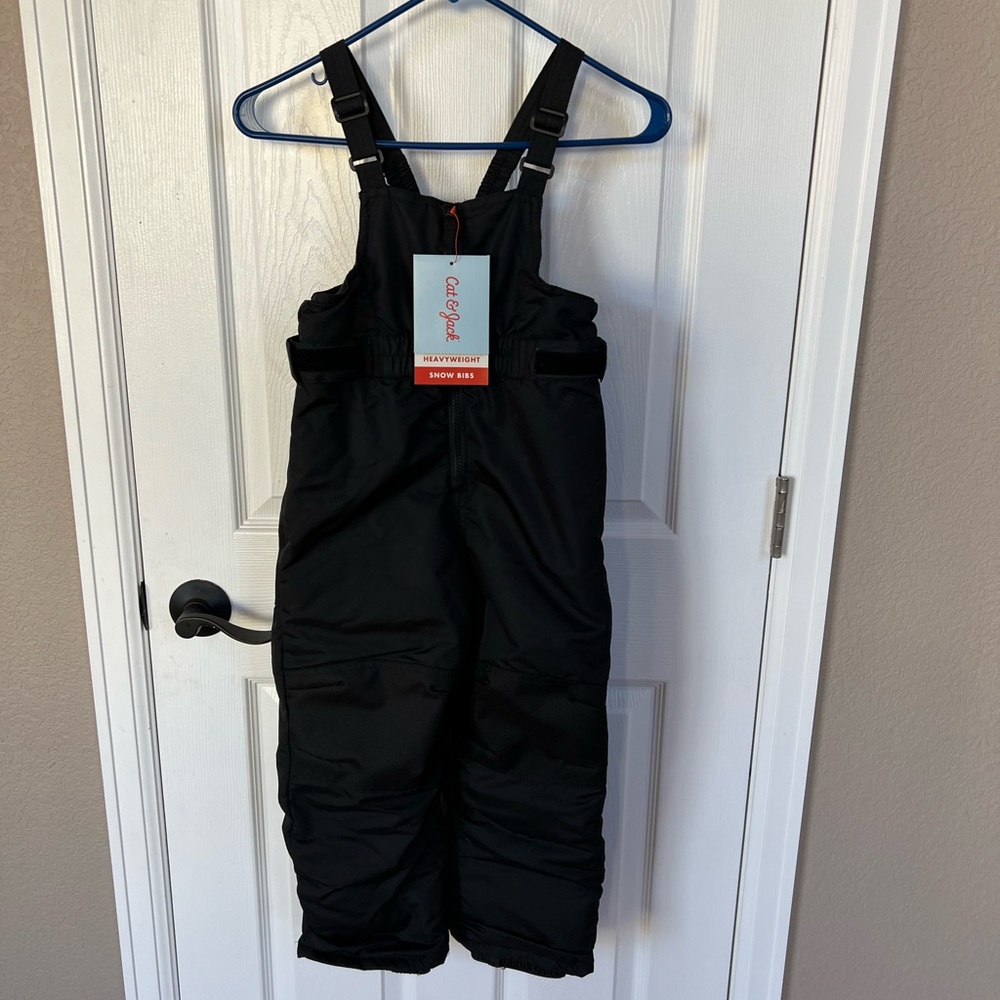 NWT cat and Jack black heavy duty snow bibs 5t